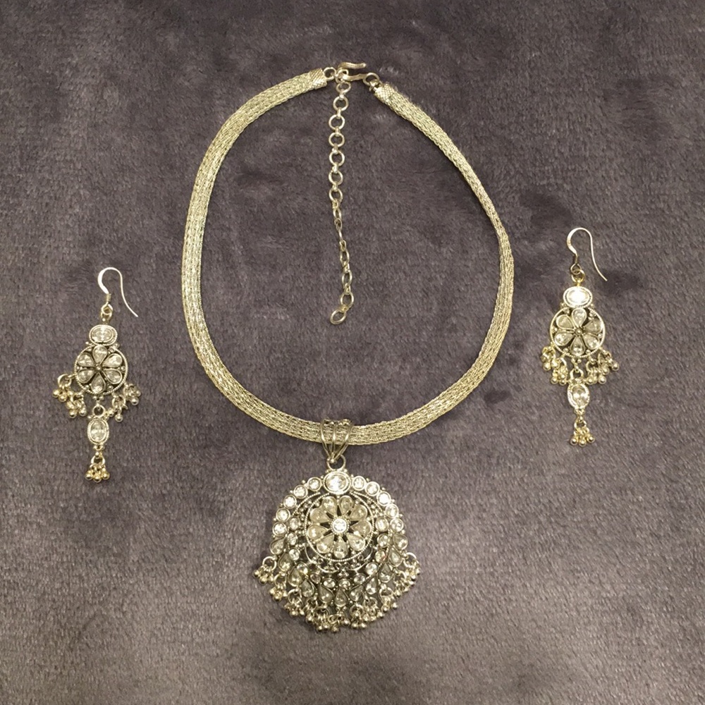 Silver Indian necklace, pendant & earrings